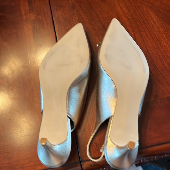 Lilly Pulitzer kitten heels - Picture 2 of 5